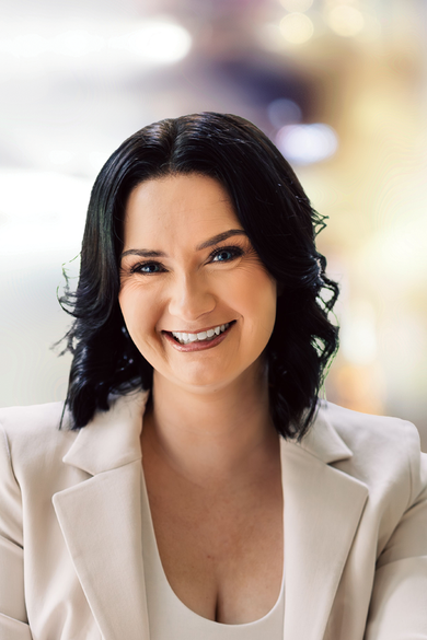 Portrait of Rachael Siani, REALTOR® | PSA | SFR® | ABR® | CFSP | NRLUX.